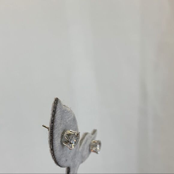 Silver gold tone Crystal Rhinestone stud earrings - Picture 6 of 10